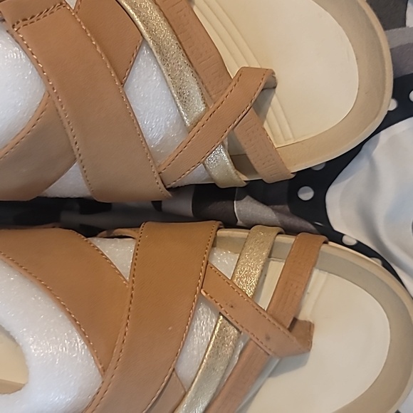 Bare Traps Sandals - Picture 4 of 5